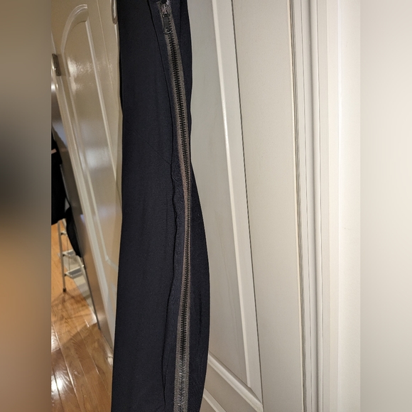 3. DIANE VON FURSTENBERG LEIGH SLEEVELESS NAVY DOUBLE ZIPPER SHEATH DRESS - Picture 7 of 8